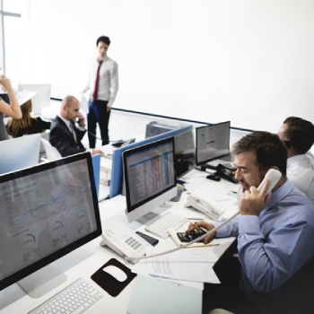 online-stock-exchange-team_53876-87963